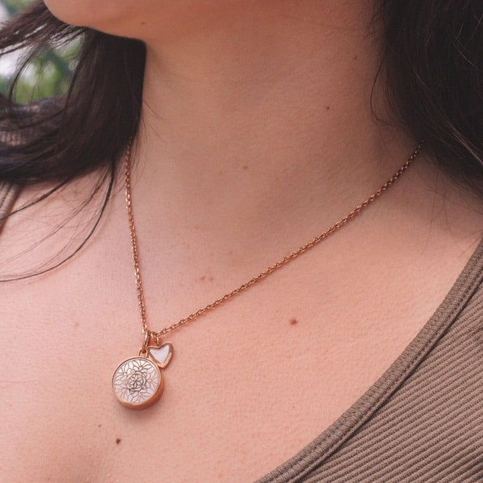 COLLAR FLORAL