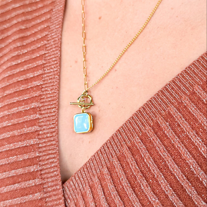 COLLAR CON DISEÑO TURQUESA